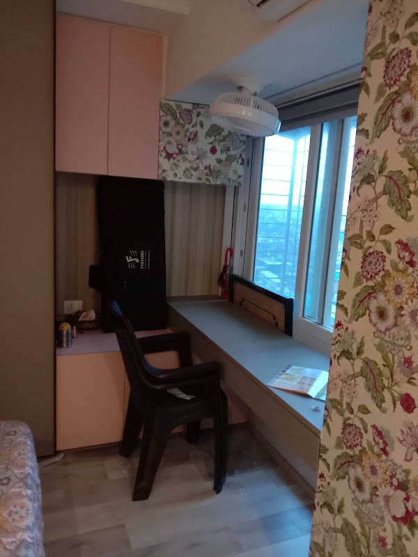 Window-Bay Study Desk & Pastel Overhead Cabinets